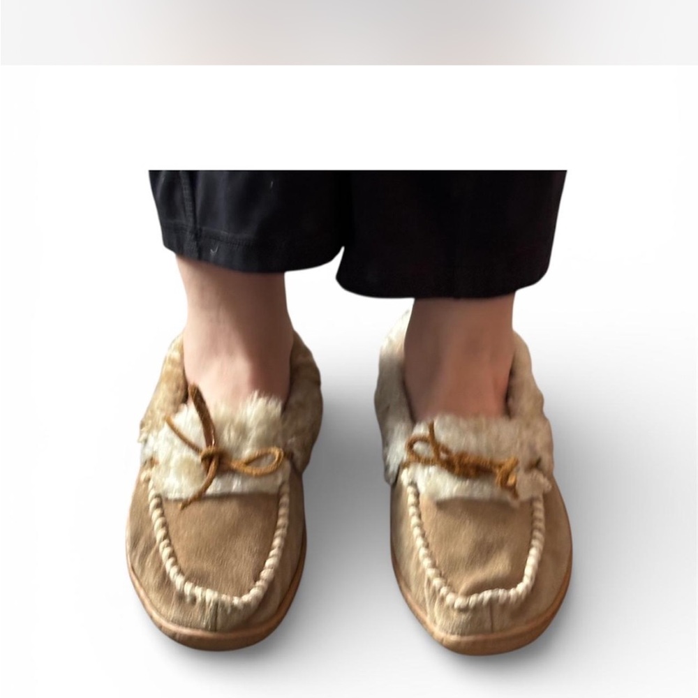 Sunset tan faux fur moccasin slippers